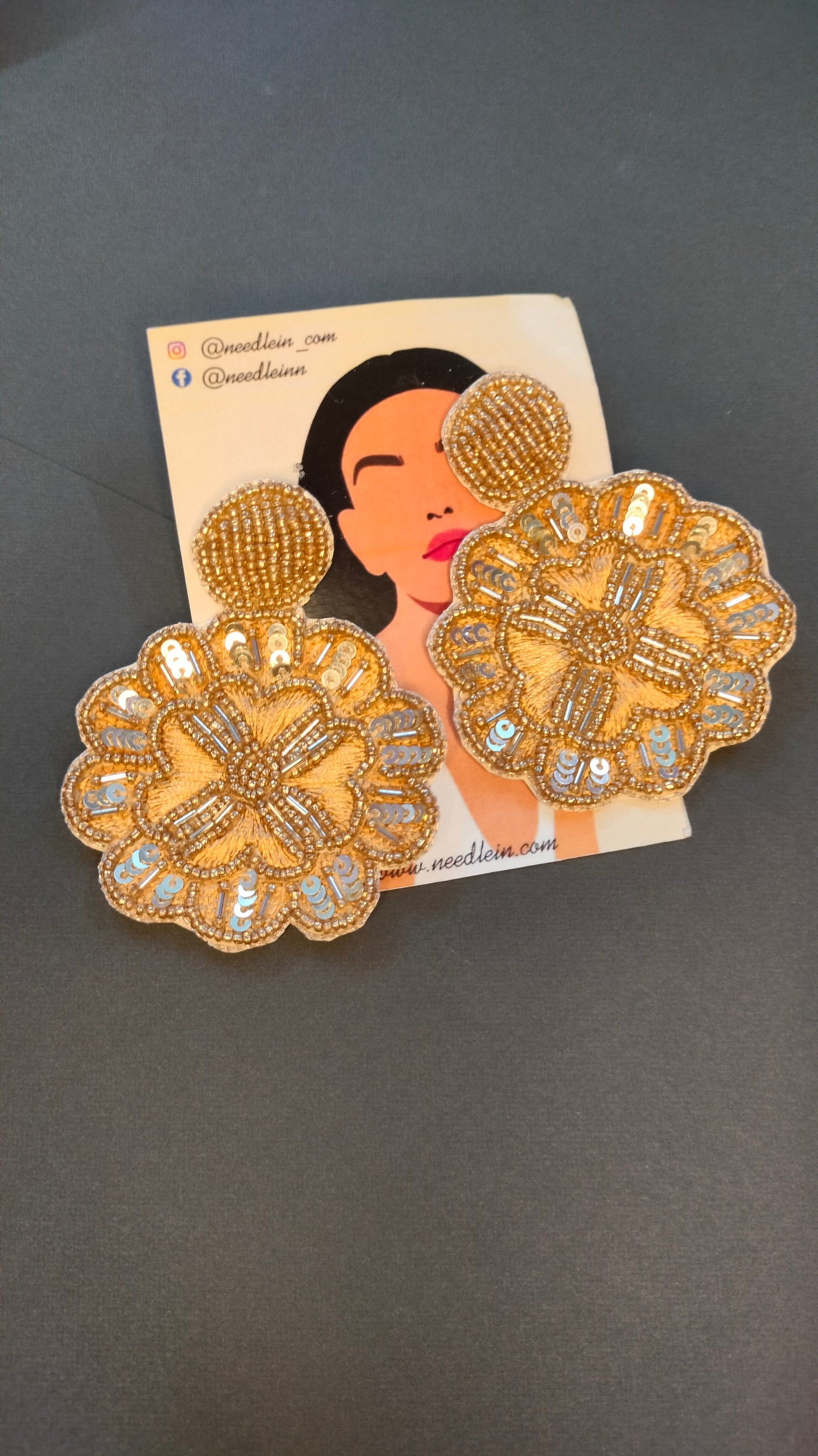 Winnie golden earring