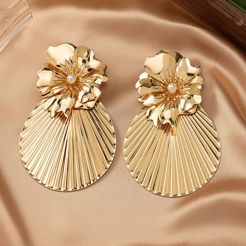 Gold Flower Plate Earrings